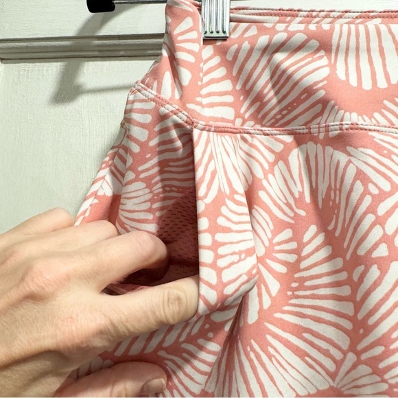 Tommy Bahama Coral Pink Shell Golf Tennis Pickleball Skort Small tropical summer - Picture 6 of 9